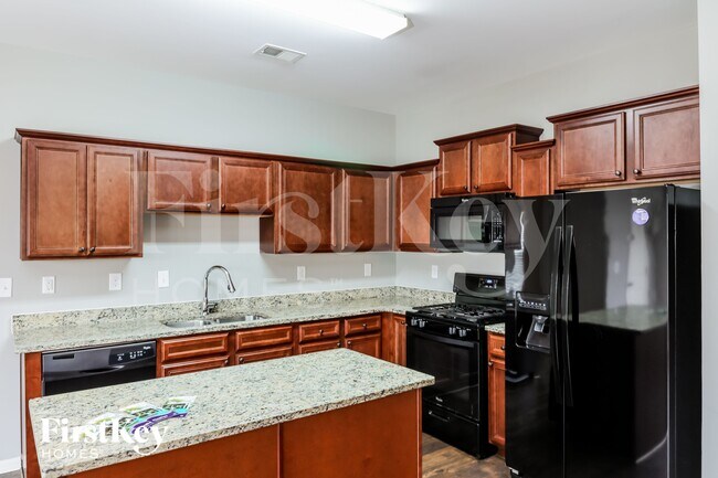 Foto del edificio - 4218 Spruce Trail