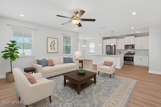 Building Photo - 117 Redbud Ln