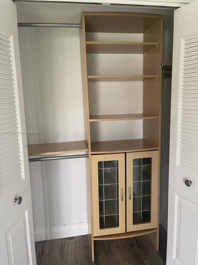 Building Photo - 1 bedroom in Holllywood FL 33023