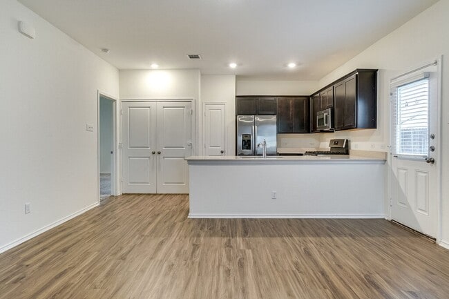 Building Photo - 355 Geode Glen