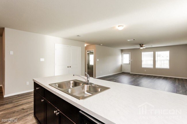 Foto del edificio - 9737 Marbach Brook