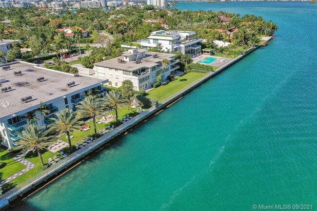 Building Photo - 290 Bal Bay Dr