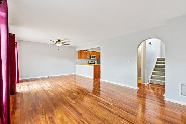 Building Photo - 2711 Canterbury Dr
