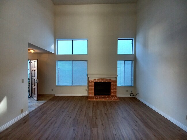 Foto del edificio - 38743 Rosegate Terrace