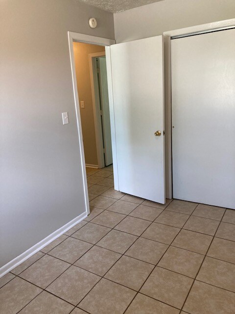 Building Photo - 3242 Pawnee Dr
