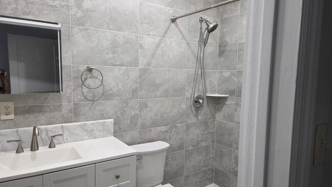 Building Photo - 311 SW 12th Ct