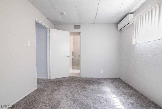 Foto del edificio - 239 W Cleveland Ave