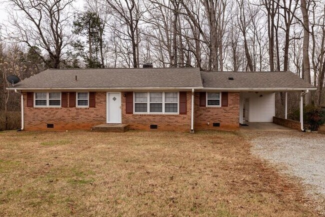 Building Photo - Classic Brick Ranch in Mebane