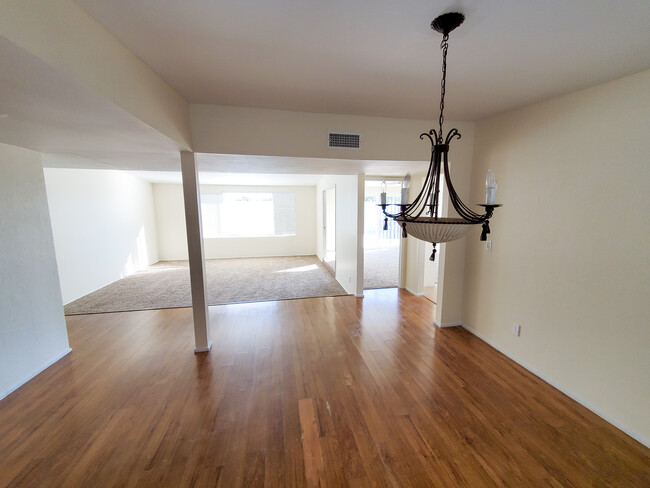 Foto del edificio - 9210 E 38th St