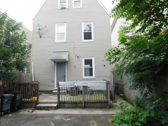 Building Photo - 371 Badger Ave