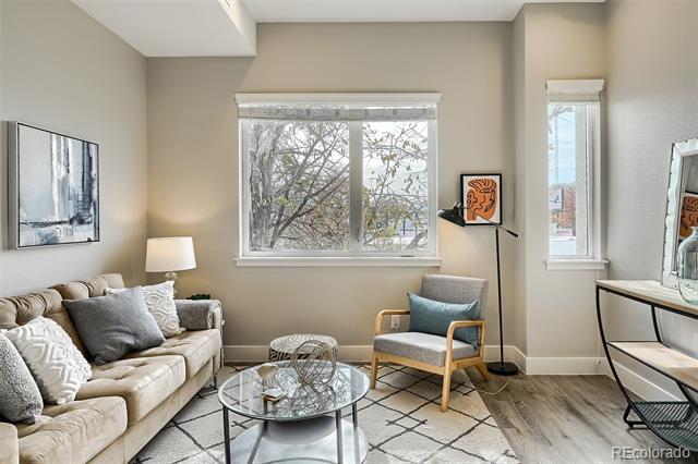 Foto del edificio - 3820 Jason St