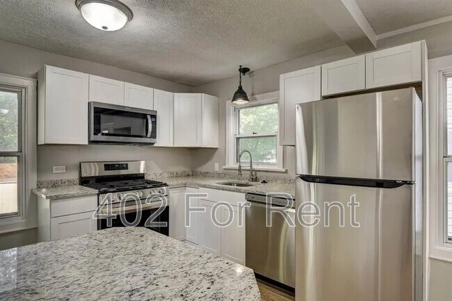 Foto del edificio - 2338 N 69th St