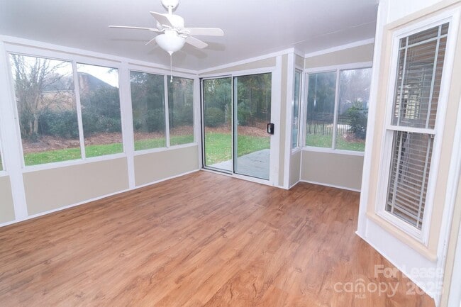 Foto del edificio - 131 Ashford Hollow Ln