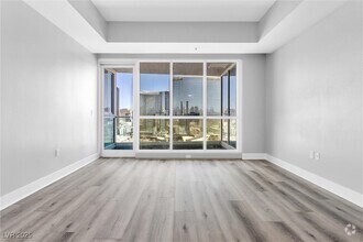 Building Photo - 4525 Dean Martin Dr