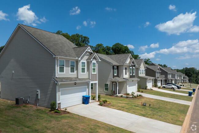 Building Photo - Buxton Rental Homes