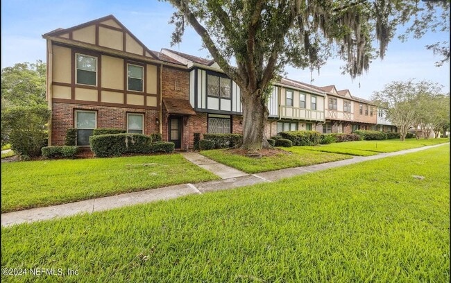Building Photo - 8191 Trafalgar Sq