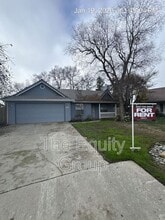 Building Photo - 819 S Pinkham St