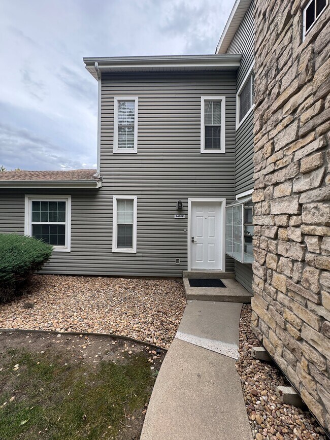Foto del edificio - 8470 Everett Way