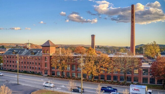 Building Photo - 216 West St