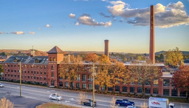 Building Photo - 222 West St