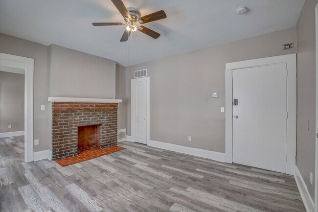 Foto del edificio - 5211 Montgomery Rd