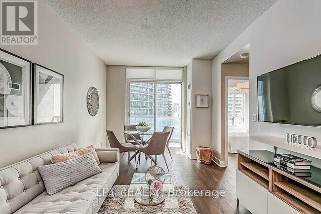 Building Photo - 90 Absolute Ave