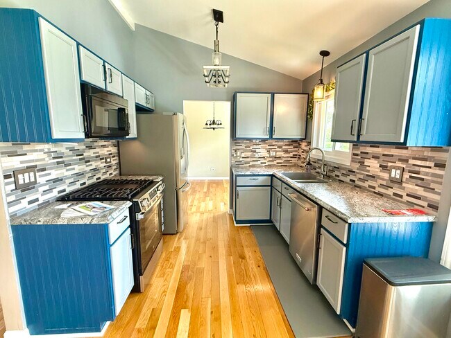 Building Photo - 1176 Westport Ridge