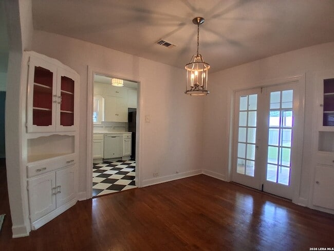 Foto del edificio - 315 W Ridgewood Ct