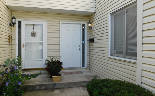 Foto del edificio - 1645 Hilton Head Dr