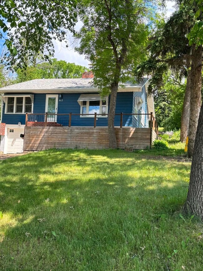 Building Photo - 917 2nd Pl NE