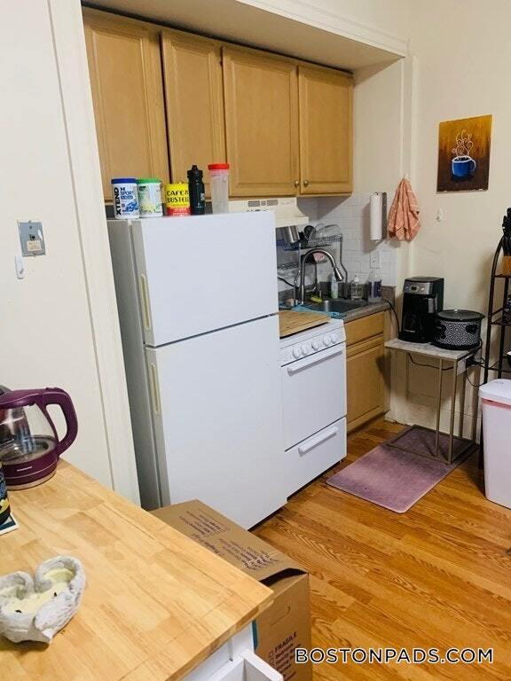 Foto del edificio - 27 Bay State Rd