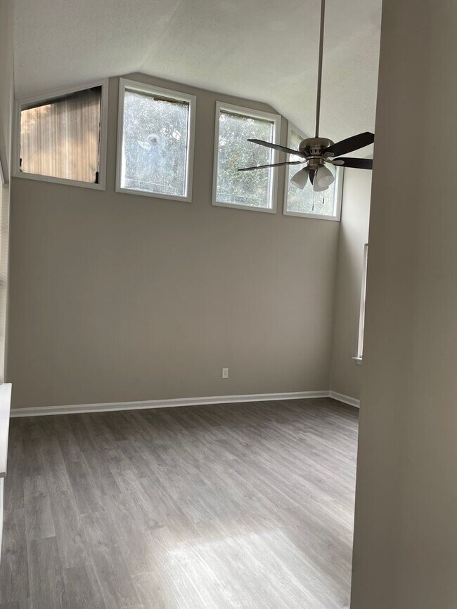 Building Photo - Beautiful 3bd/2ba Condo!!! - Great Stone M...