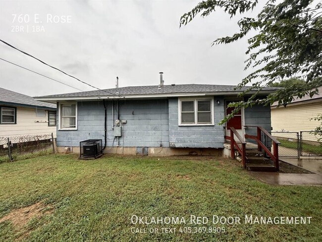 Foto del edificio - 760 E. Rose-