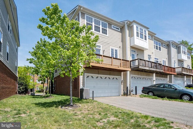 Building Photo - 42777 Hay Rd