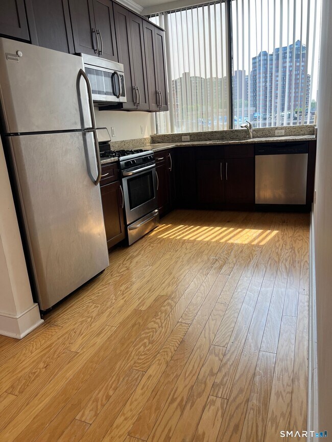 Foto del edificio - 485 Summer St
