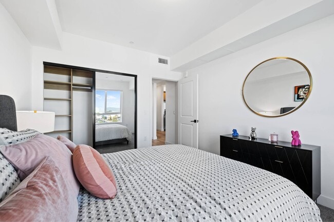 Building Photo - MODERNO Luxury Living Axis