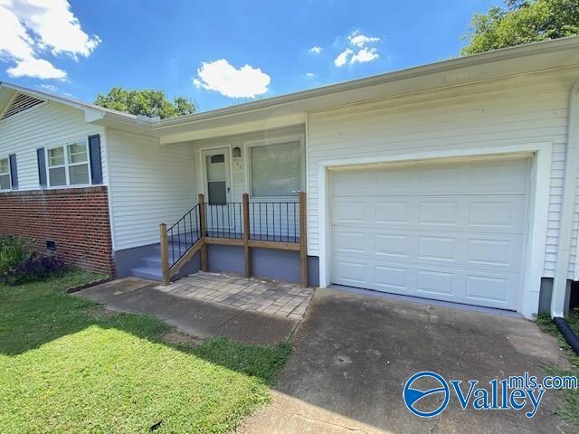 Building Photo - 807 Giles Dr NE