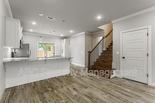 Foto del edificio - 3305 SW Hillstone Ave