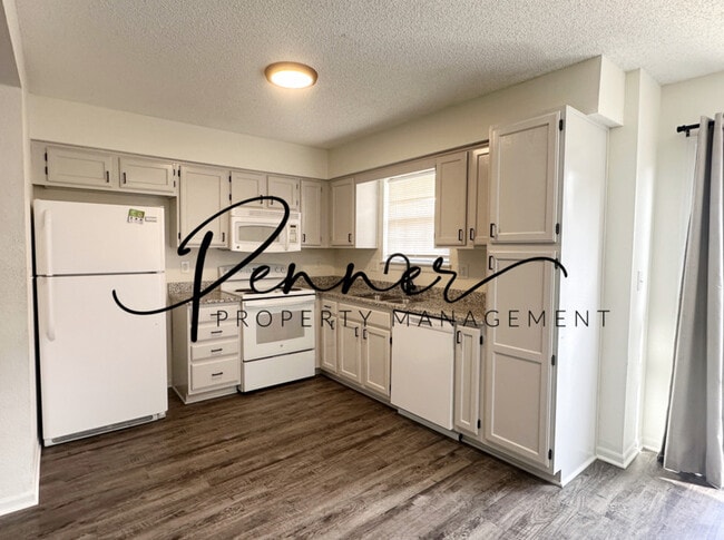 Building Photo - 201 NE Dogwood