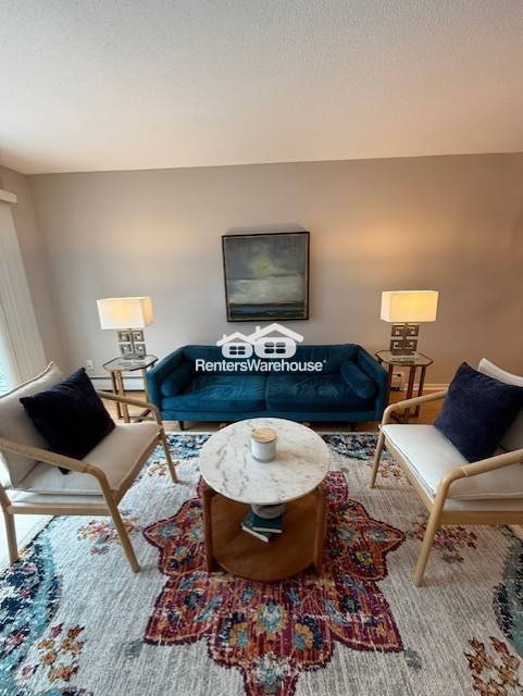 Foto del edificio - Available Now: Beautiful Fully Furnished 2...