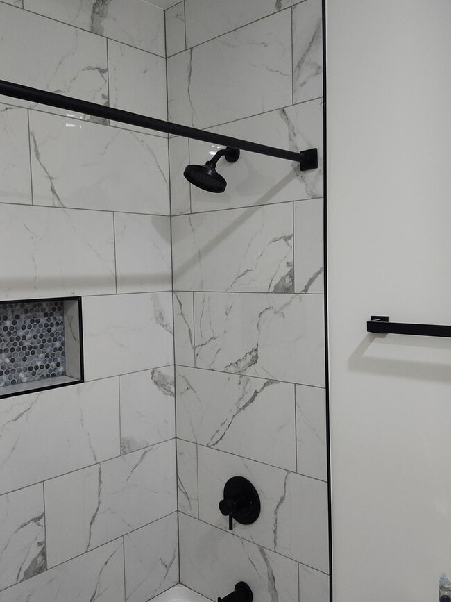 Building Photo - 6538 S Rhodes Ave