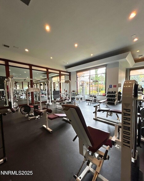 Foto del edificio - 900 S Meadows Pkwy