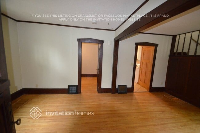 Building Photo - 3455 33rd Ave S