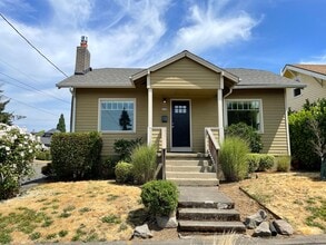 Building Photo - 4738 NE 27th Ave
