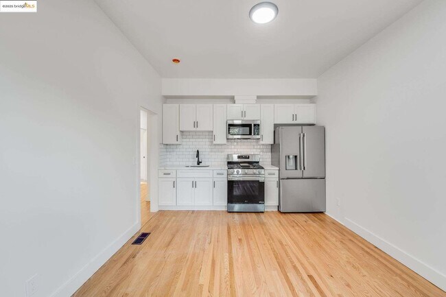 Foto del edificio - 1240 E 12th St