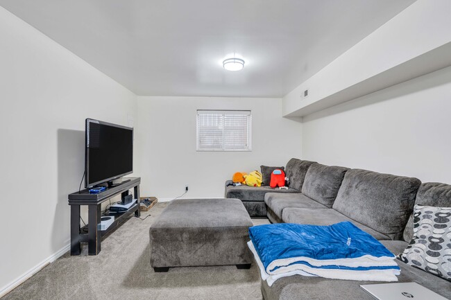 Family Room - 682 N 700 W