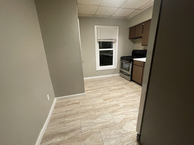 Kitchen - 735 Chili Ave