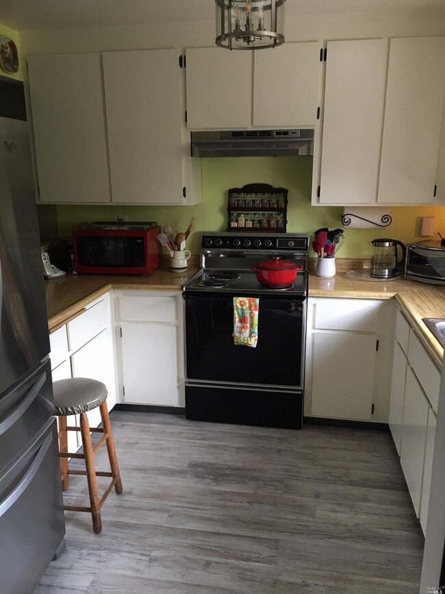 8016 Sunflower Dr, Cotati, CA 94931 Condo for Rent in Cotati, CA