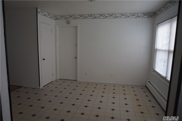 Foto del edificio - 424 Long Beach Rd