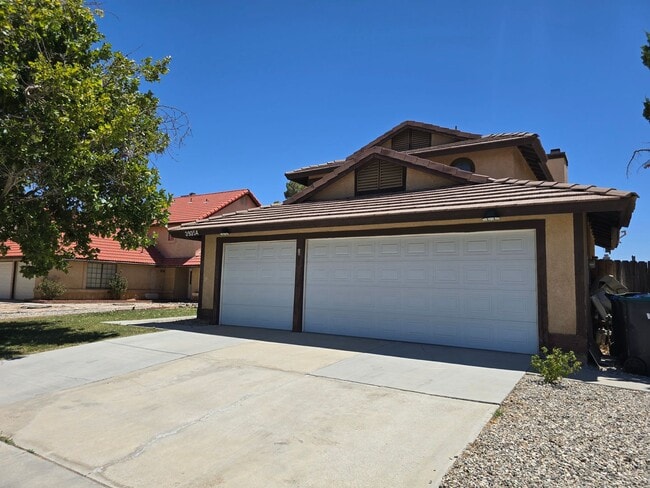 Building Photo - 39354 Longhorn Ct